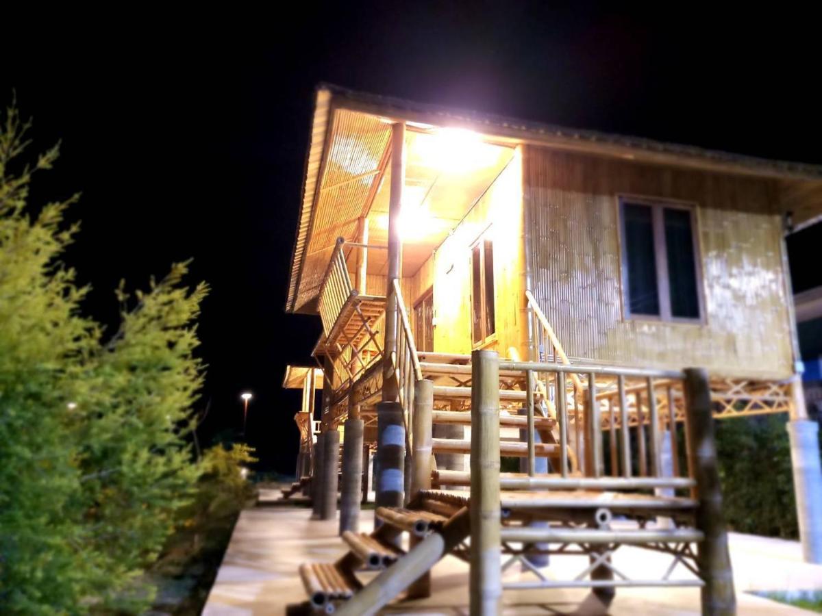 คูณ-เนื่อง ฟาร์ม สเตย์ หัวหิน Koon & Nueang Farm Stay Hua Hin Ban Bo Fai Exteriör bild