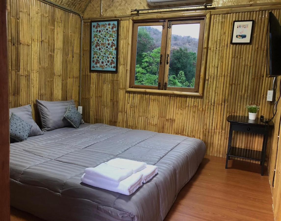 คูณ-เนื่อง ฟาร์ม สเตย์ หัวหิน Koon & Nueang Farm Stay Hua Hin Ban Bo Fai Exteriör bild